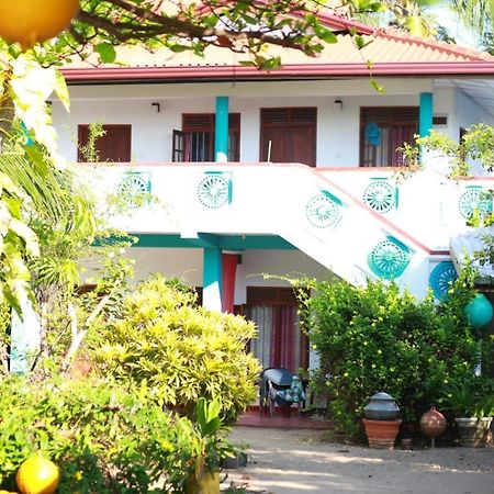 Mallika Guest House Tangalle Exteriör bild