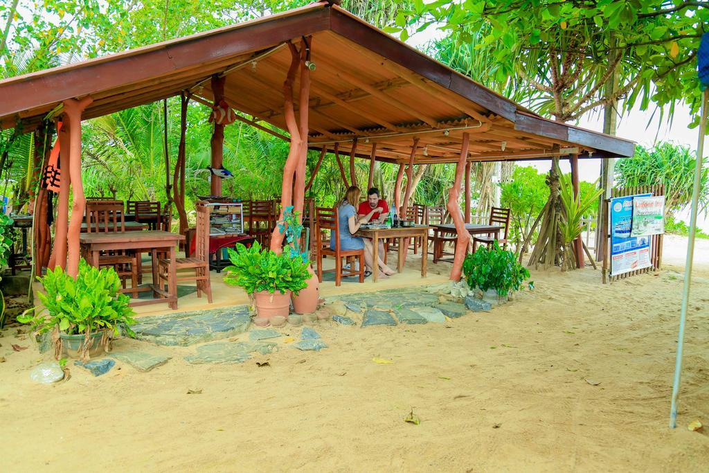 Mallika Guest House Tangalle Exteriör bild