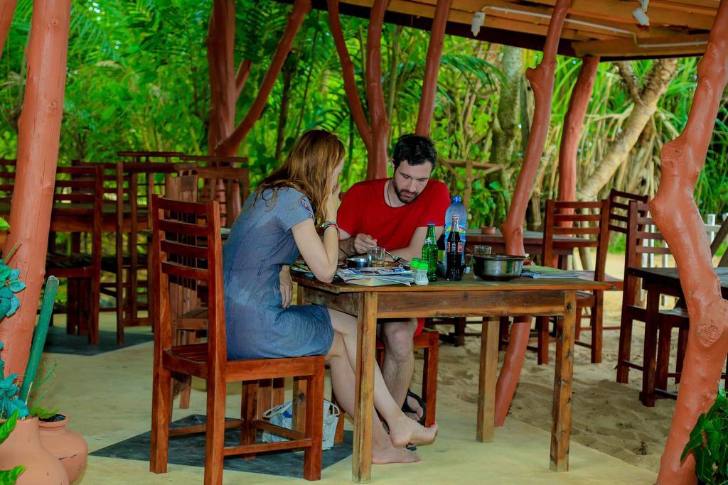 Mallika Guest House Tangalle Exteriör bild